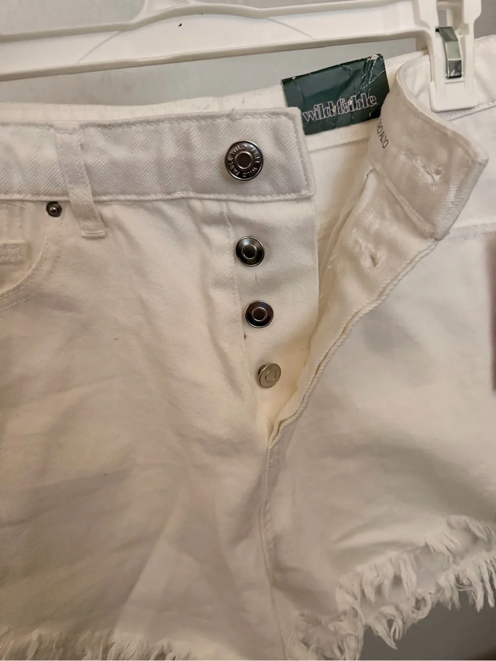 wild fable White High-Waist Frayed Hem Denim Shorts - Picture 4 of 4